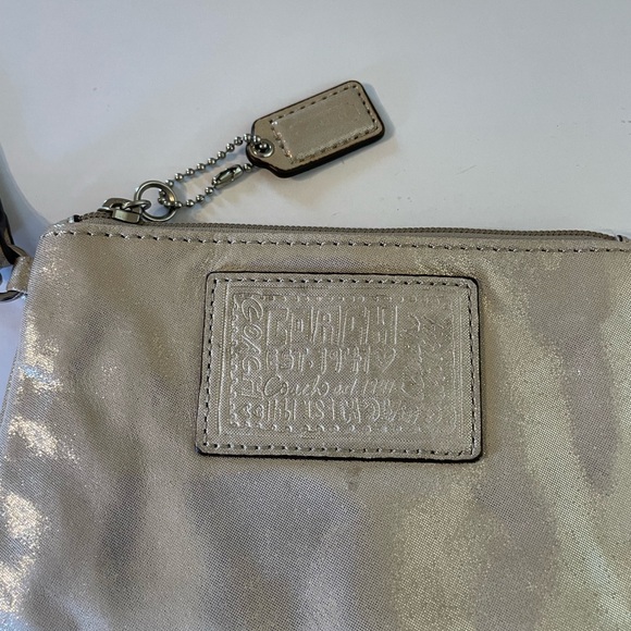 Coach Poppy Wristlet Gold Metallic Shimmer Y2K Party Coach Poppy - Picture 11 of 12